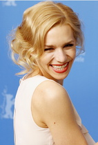 Julia Dietze