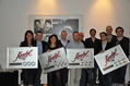 Brachten "KuschelRock" mit vereinten Kr�ften zum Platinerfolg: Sony Music und RTL||Die Vermarktungspartner freuten sich k�rzlich gemeinsam �ber den Platinerfolg (von links) Annette Kunze (RTL), Thorsten Tutzeck (Sony Music), Judith Langhans (I+U TV), Ralf Schalck (Sony Music), Jochen Mast (RTL), Michael Olker (RTL), Patricio Fernandez (I+U TV), Florian Bechtoldt (RTL), Dirk Hachmann (Sony Music) und Max Bolten (RTL)