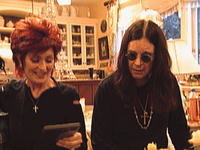 Lassen sich noch einmal f�r MTV filmen: Sharon und Ozzy Osbourne