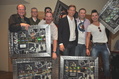 Bei der Verleihung (von links): Klaus Bartelmuss (Stall Records), J�rg Hellwig (Managing Director Koch Universal Music), Sepp Adlmann (Adlmann Promotion), Frank Briegmann (President Universal Music), Produzent Matthias Roska und Andreas Gabalier