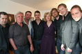 F�nf S�nger und drei Labelmacher (von links): Tenor Klaus Wenk (Singer Pur), Dieter Oehms, Martin Stastnik (OehmsClassics), Tenor Manuel Warwitz (Singer Pur), Ines Thiede (OehmsClassics), Bass Marcus Schmidl, Tenor Markus Zapp und Bariton Reiner Schneider-Wartenberg (alle Singer Pur); nicht im Bild: Sopranistin Claudia Reinhard^^MusikWoche^^