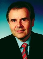 Dr. <b>Rainer Hecker</b>, Vorsitzender des Aufsichtsrats der gfu - b140x194