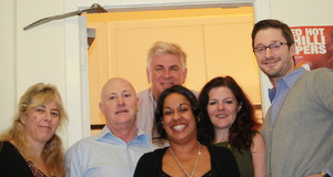 Arbeiten gemeinsam am Erfolg der Red Hot Chili Pipers (v.l.n.r.): Jane Blackley (REL), Charles Cybulski (REL), Neil Ross (REL), Aarti Joshi (REL), M.Bel (REL) und Michael Wendt (NMD)