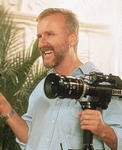 James Cameron h�lt f�r sein neues Tieftauchprojekt die Luft an