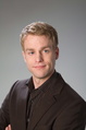 Daniel Fahr arbeitet seit 2001 freiberuflich mit Phil Friederichs in der Home-Entertainment-Branche zusammen und wurde 2007 zum Gesch�ftsf�hrer der Turbine Classics GmbH als Firma der Turbine Media Group bestellt.||Daniel Fahr wurde 1976 geboren. Er studierte BWL und war nach dem Diplom in der Wirtschaftspr�fung t�tig. Der heute 35-J�hrige arbeitet seit 2001 freiberuflich mit Phil Friederichs in der Home-Entertainment-Branche zusammen und wurde 2007 zum Gesch�ftsf�hrer der Turbine Classics GmbH als Firma der Turbine Media Group bestellt. Seitdem ist er hauptverantwortlich f�r die kaufm�nnischen Entscheidungen innerhalb der Turbine Media Group. Seit Mitte 2010 besucht Daniel Fahr den Masterstudiengang Auditing, Finance and Taxation.