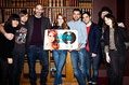 Nur ein Vorgeschmack auf das Album-Gold: Lana Del Rey und ihr deutsches Universal-Team^^Mathias Hielscher^^||Zur Edelmetall-Auszeichnung in Berlin versammelten sich (v.l.n.r.) Anna Cofone (Hairstylist), Bernd Harbauer (Product Manager), Daniel Lieberberg (Managing Director Rock/Urban), Lana Del Rey, Neffi Temur (Senior Director Urban), Ed Millet (Management Lana Del Rey), John O'Sullivan (Visual Director) und Pamela Cochrane (Make-Up Artist)