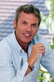Nach mehreren Stationen in der Medienverlagsbranche und Selbst�ndigkeit stieg Michael Ivert bei...||Nach mehreren Stationen in der Medienverlagsbranche und Selbst�ndigkeit stieg Michael Ivert bei ProSieben Home Entertainment Anfang 1996 als Marketingleiter ein. 1998 wechselt er zu EuroVideo Bildprogramme, wo er bis 1999 als Vertriebsleiter t�tig war. Seit Herbst 1999 ist Michael Ivert bei Concorde Home Entertainment: zun�chst als Marketingleiter, 2002 wurde er zum Gesch�ftsf�hrer berufen.