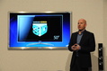 Michael Zoeller, Marketing Director TV/AV European Headquarters Samsung, pr�sentiert das 3D-Lineup seiner Firma