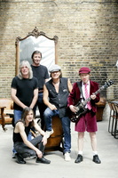 Pfeifen auf iTunes: AC/DC