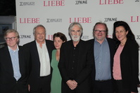 Bei der Premiere von "Liebe" in Berlin (v.l.n.r.): Michael Andr� (WDR), Produzent Veit Heiduschka, Kirsten Niehuus (Medienboard Berlin-Brandenburg), Regisseur Michael Haneke, Produzent Stefan Arndt und BR-Fernsehdirektorin Bettina Reitz