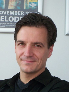 Verkaufen jetzt Merchandise: Christian Diekmann und ...