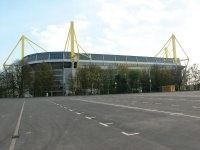 In der Dannemann-Lounge des Westfalenstadions feierte die Firma e-m-s ihr Jubil�um