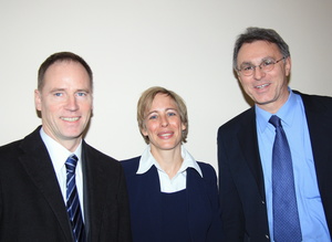 Beim Gerichtstermin in Hamburg (v.l.n.r.): Matthias Lausen, Kerstin B�cker und Alexander Wolf (Bild: MusikWoche)