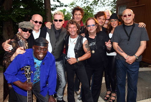 Happy �ber die gro�e Resonanz: Maffay und Band (Bild: Jo Simon)