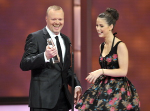 Sehen sich im ersten Halbjahr 2011 h�ufig: Stefan Raab und Lena Meyer-Landrut, hier bei der Verleihung des Deutschen Fernsehpreises 2010 (Bild: WDR / Herby Sachs Max Kohr)