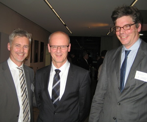 Sprach das Gru�wort: Siegfried Kauder (M.) mit Guido Evers (l.) und Tilo Gerlach von der GVL (Bild: MusikWoche)