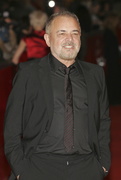 Uli Edel inszeniert das TV-Event "Hotel Adlon" (Bild: Kurt Krieger)
