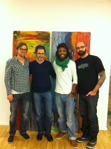 Vier Mann, ein Team (v.l.n.r.): Florian Richling, Klaus Hoffmann, Cedrick Muginareza alias �si Bua und Nuri Nurbachsch (Bild: Warner Music Austria)