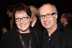 Will gewerblichen Onlinepiraten den Geldfluss sperren: Frances Moore, hier bei einer Veranstaltung im Rahmen der Midem mit Universal-Manager Max Hole (Bild: MusikWoche)