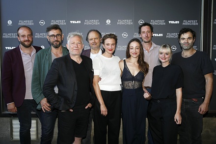 Blickpunkt Film News Foto Des Tages Alles Ist Gut Feiert Premiere