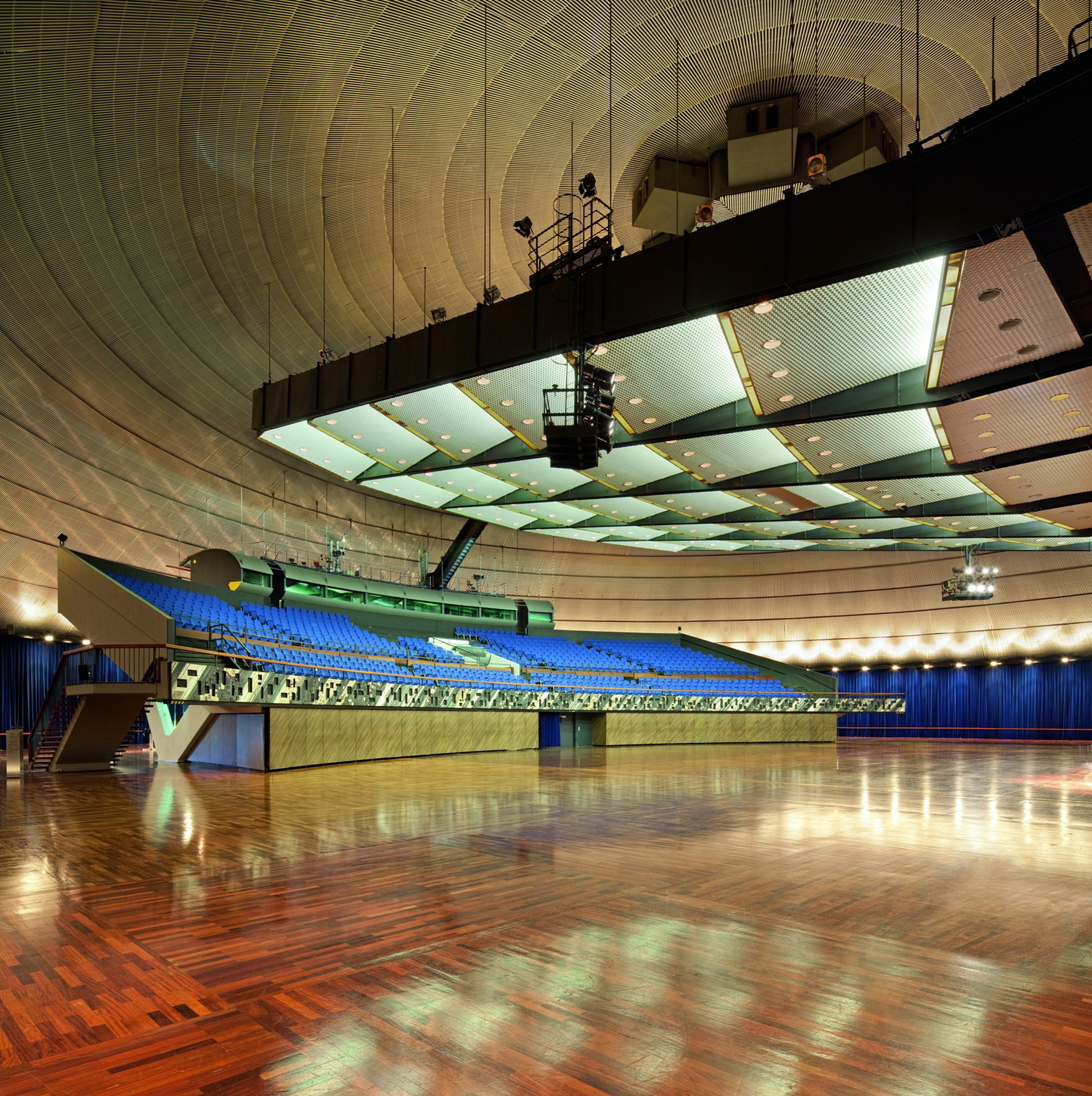 Jahrhunderthalle Frankfurt Profitiert Vom Sixties Ambiente