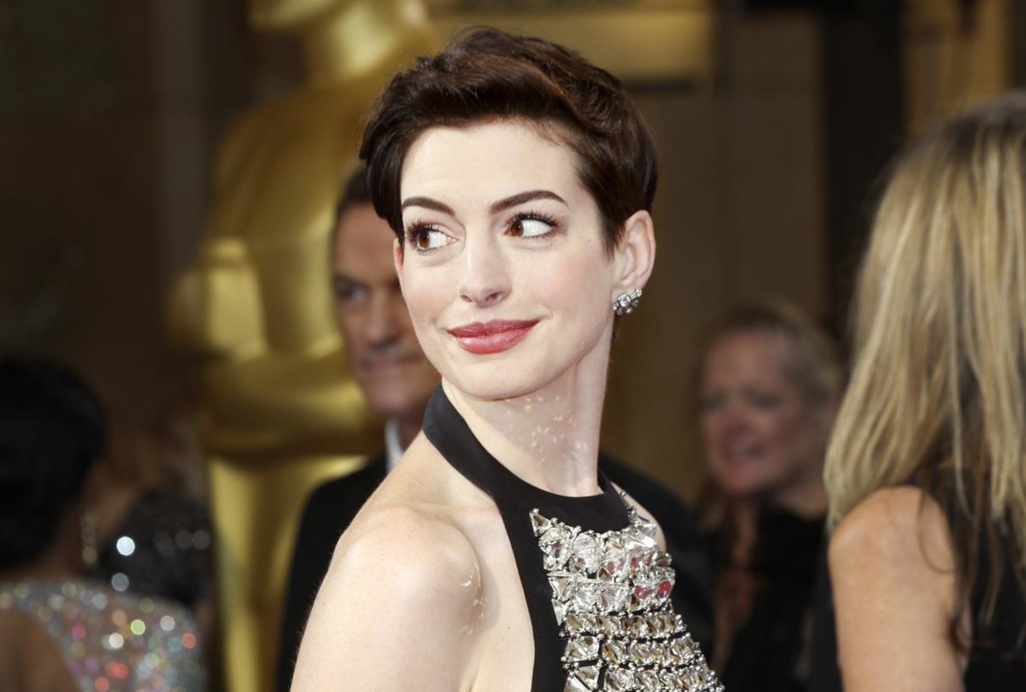 Anne Hathaway wird Oberhexe.