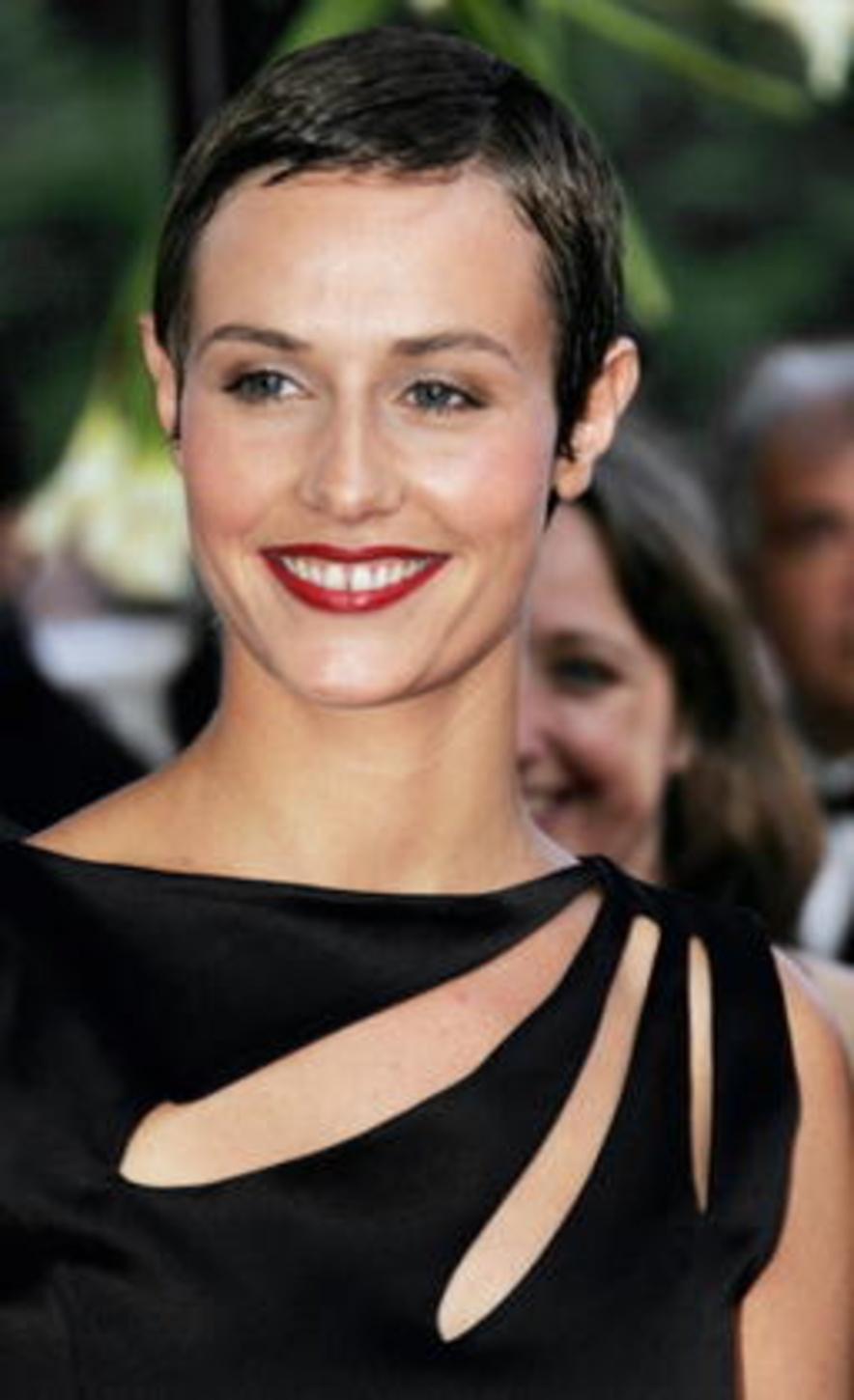 Cécile de France moderiert Cannes-Eröffnung.