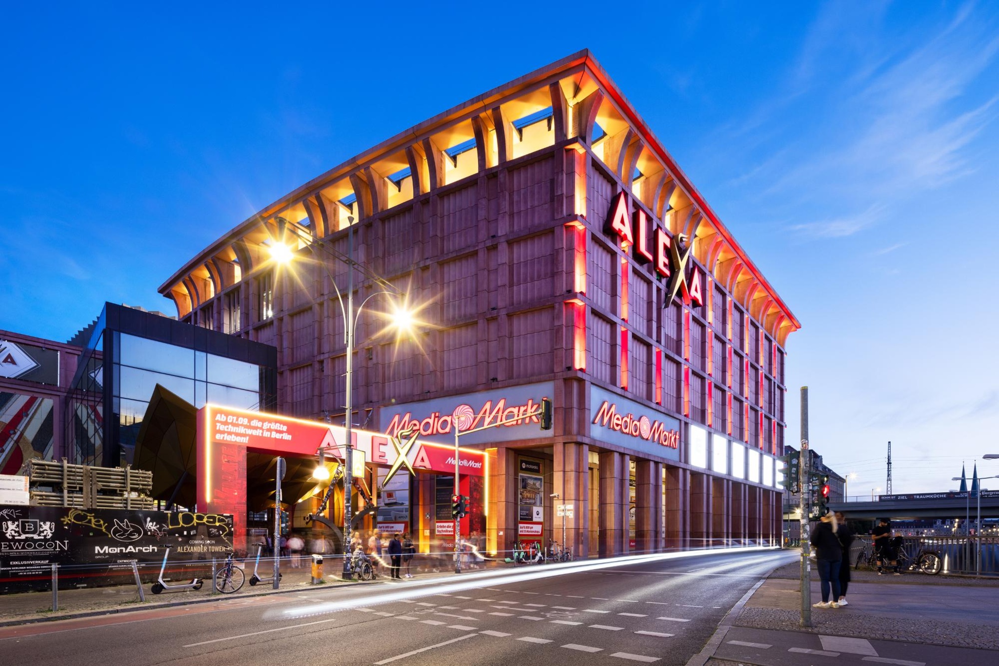 mediamarktsaturn-er-ffnet-lighthouse-markt-tech-village-berlin