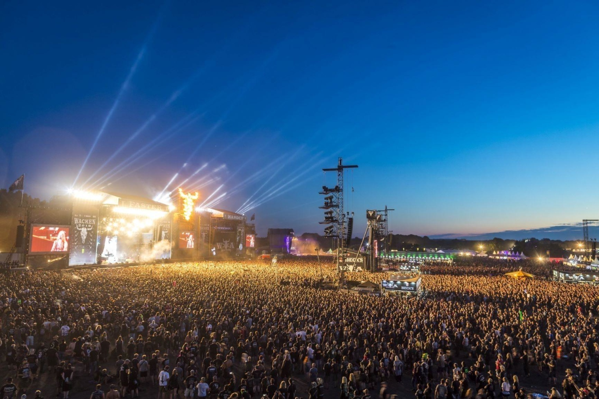 Air concert. Вакен опен Эйр. Wacken open Air в Германии. Рок фестиваль в Германии вакен. Опен Эйр 2021.