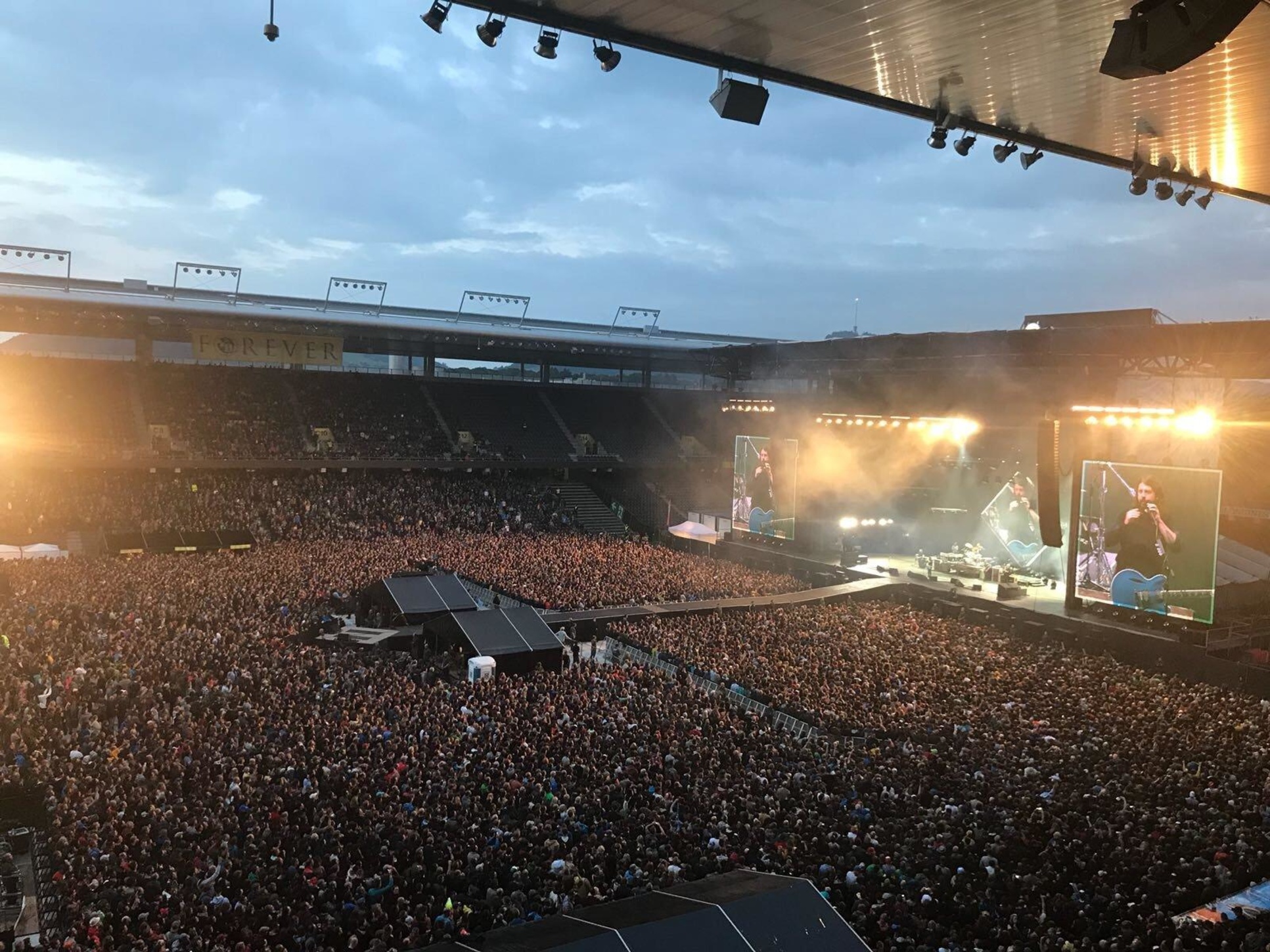 Foo Fighters rockten vor 35.000 Fans in Bern