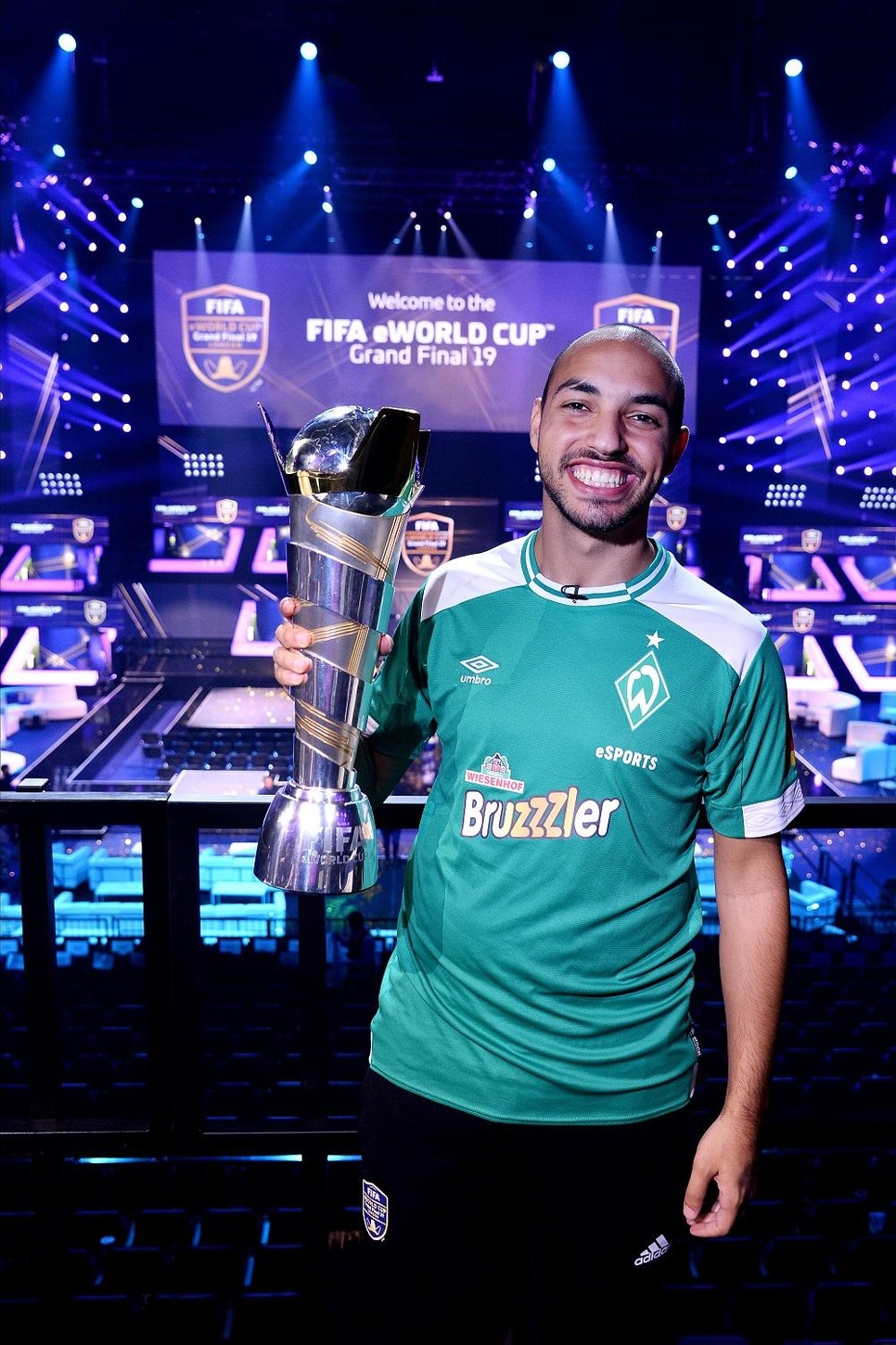 Deutscher ESportler MoAuba Ist FIFA-Weltmeister