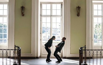 Nilam Farooq und Christoph Maria Herbst tanzen sich in die Herzen des Publikums (Bild: Constantin Film)