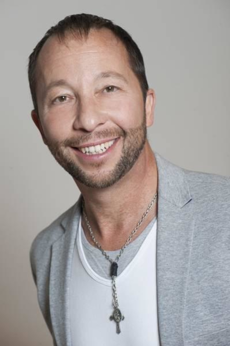 Дж бобо лучшее. DJ Bobo. DJ Bobo фото. DJ Bobo в молодости. DJ Bobo сейчас.