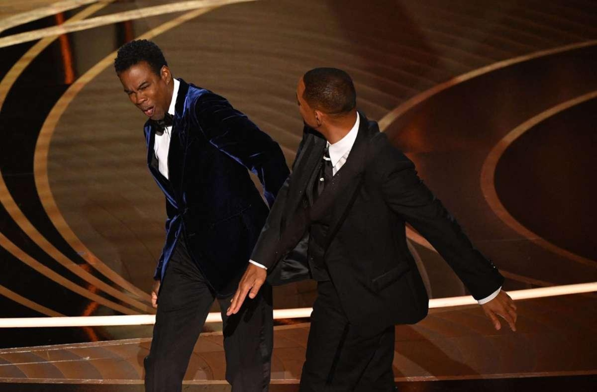 Will Smith Entschuldigt Sich Bei Chris Rock