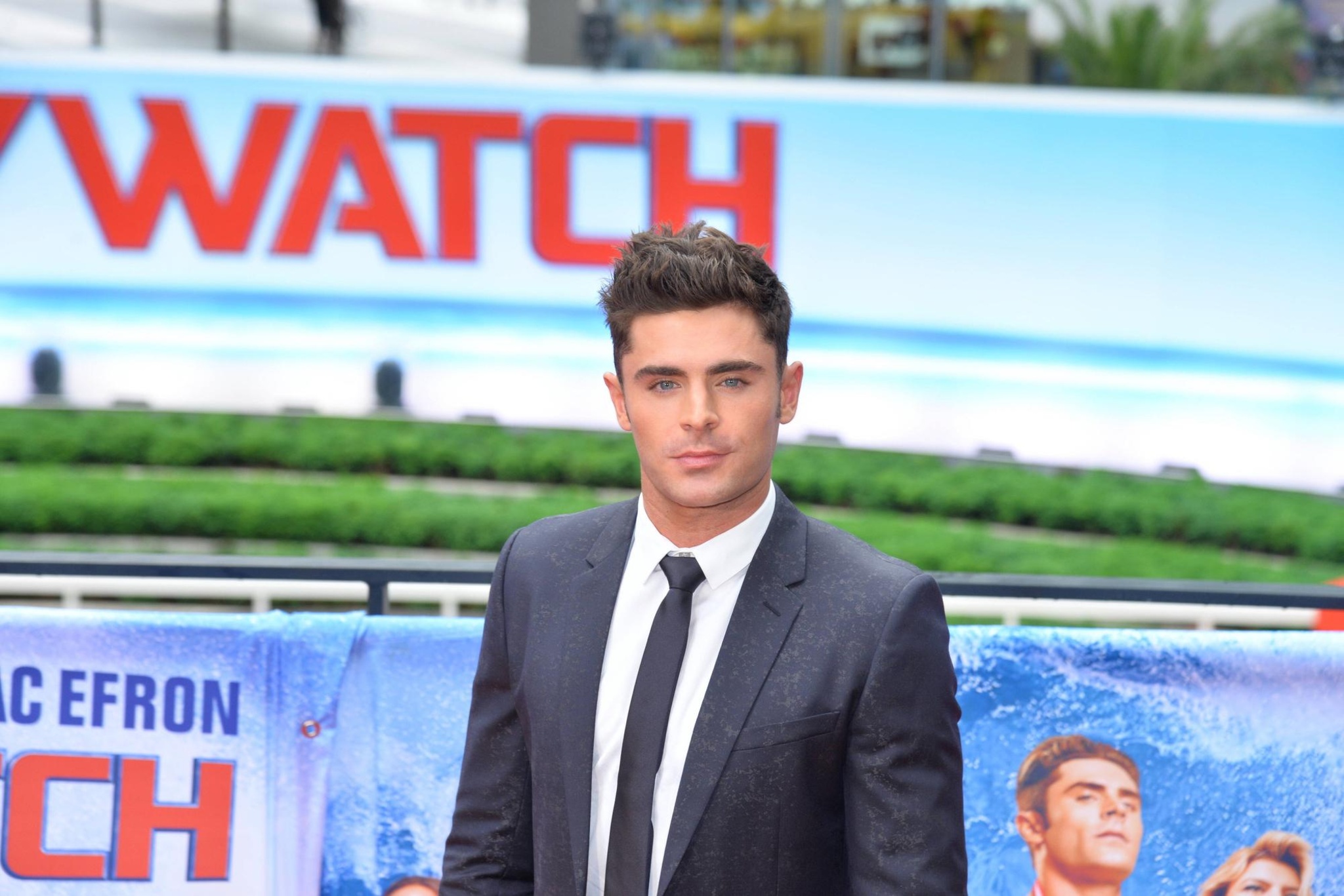 Zac Efron Findet Goldklumpen